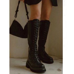 !! NEW !! Knee High Lack Up Combat Boots with Side Zip in Black